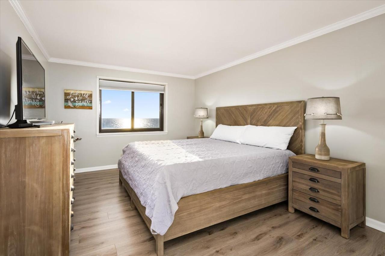 Oceanfront 2 Bedroom Modern W Pool Ferienhaus *