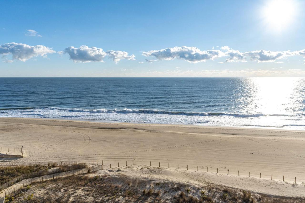 Oceanfront 2 Bedroom Modern W Pool