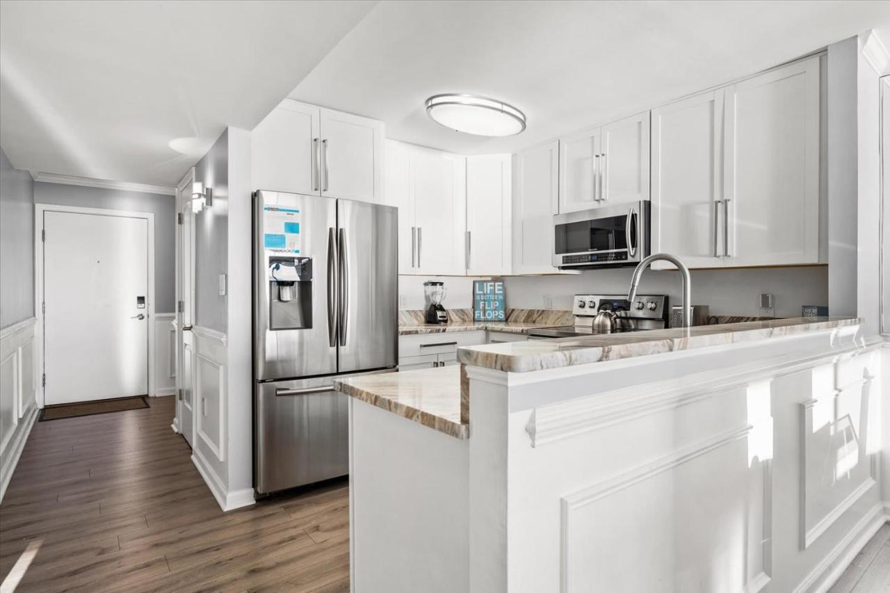 Oceanfront 2 Bedroom Modern W Pool *