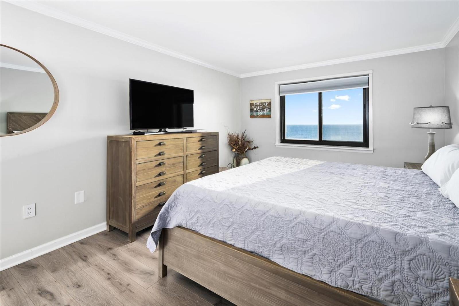 Oceanfront 2 Bedroom Modern W Pool Ferienhaus *